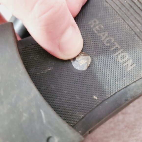 Kenneth Cole Insulated Leather Black Chelsea Boots 8 - Picture 2 of 6